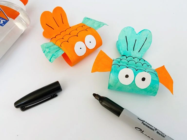 Super-Cute Little Fish CRAFT for Preschool Aged Kids Using Paper Plates!