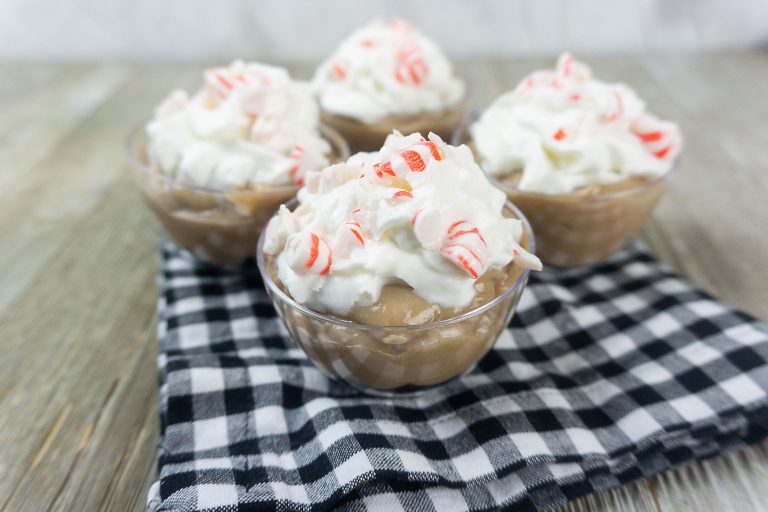 Easy MINI HOT CHOCOLATE TRIFLE RECIPE (WITH PEPPERMINT AND OREO!)
