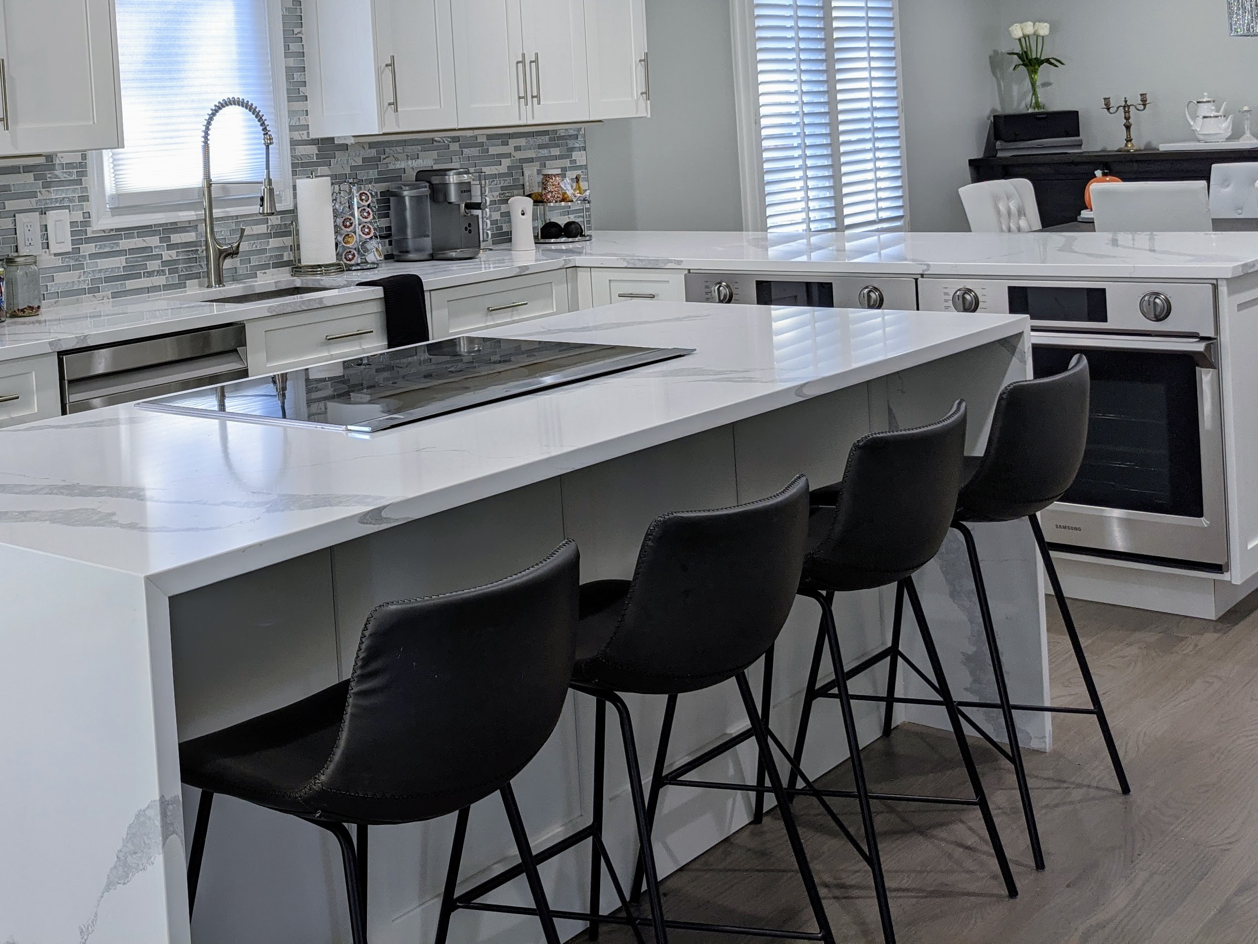 Best Stools For Your Kitchen Island If