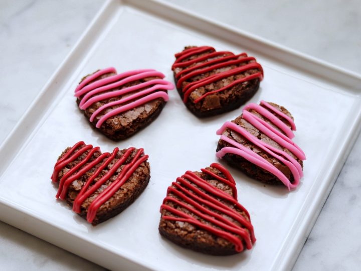 Image for Brownie hearts: Easy Valentine's Day Brownie Bites recipe