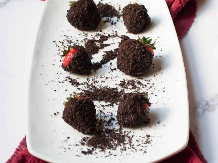 Image for Chocolate Oreo Covered Strawberries {with milk or dark chocolate}